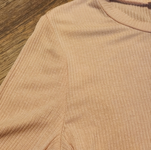 BCBGENERATION Crop Top - Picture 2 of 4